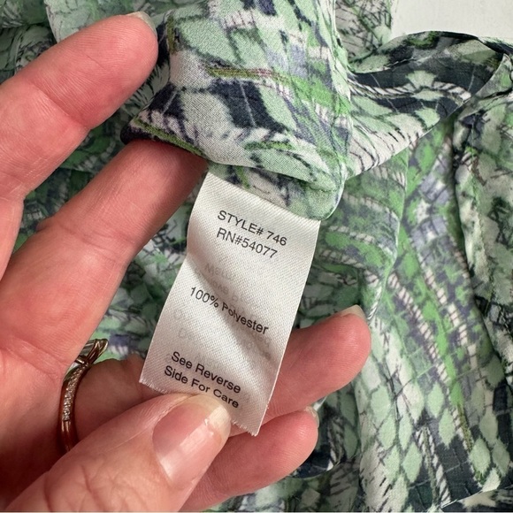 CAbi Blouse - Picture 3 of 4